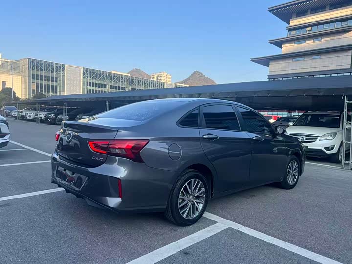 GAC Trumpchi GA4 2021 2021款 PLUS 235T 自动尊贵版