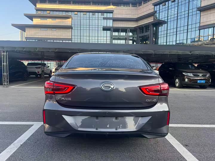 GAC Trumpchi GA4 2021 2021款 PLUS 235T 自动尊贵版