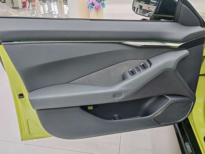 XPeng P7 2025 2025款 750 四驱高性能 Ultra