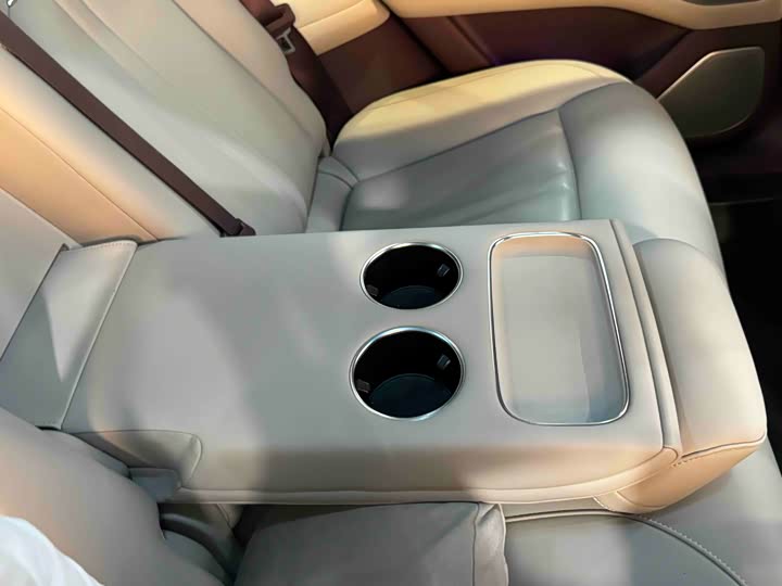 Xiaomi YU7 2025 2025款 超长续航高性能四驱Max版