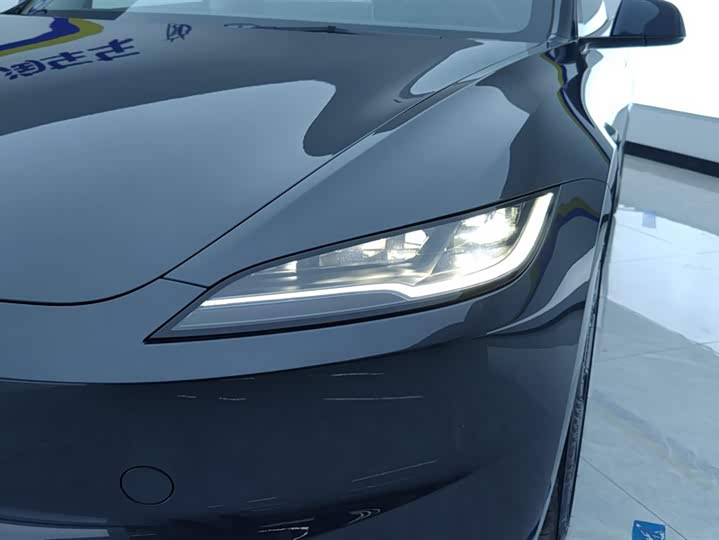 Tesla Model 3 2025 2025款 后轮驱动版