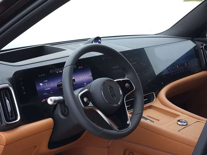 Aito M9 2025 2025款 增程 Max版 52kWh 6座版