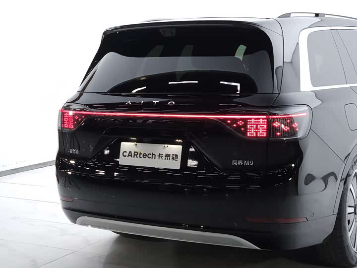 Aito M9 2025 2025款 增程 Max版 52kWh 6座版