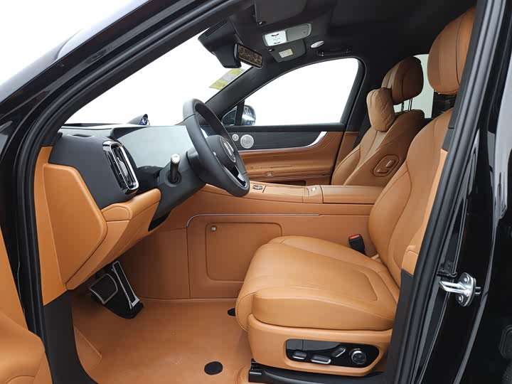 Aito M9 2025 2025款 增程 Max版 52kWh 6座版