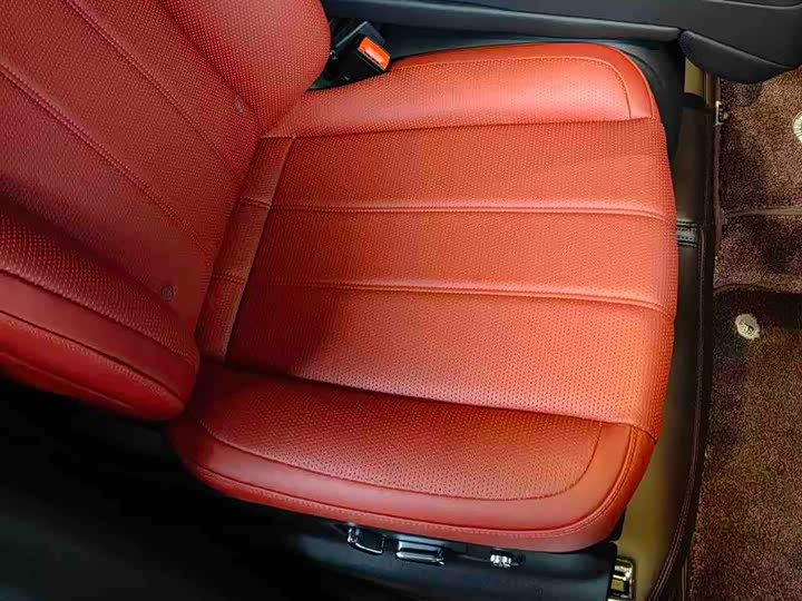 Bentley Bentayga 2023 2023款 4.0T V8 长轴距版