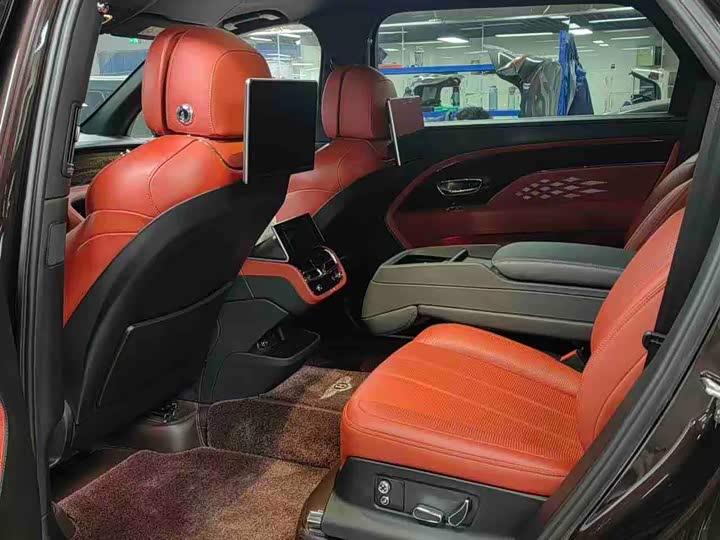 Bentley Bentayga 2023 2023款 4.0T V8 长轴距版