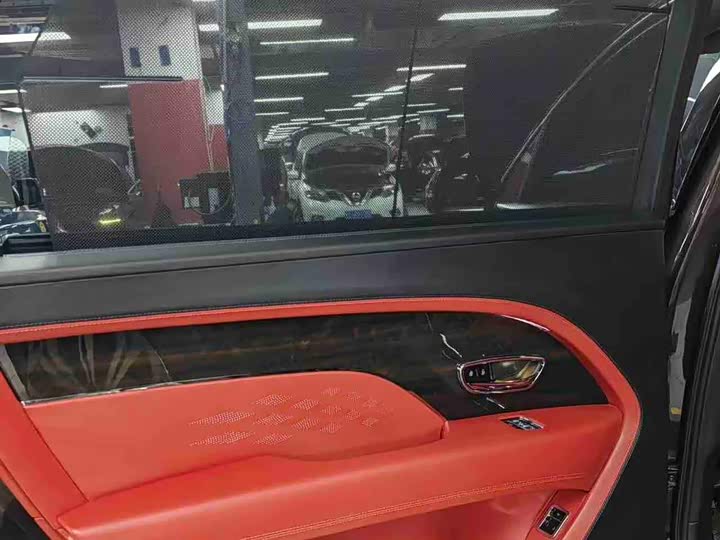 Bentley Bentayga 2023 2023款 4.0T V8 长轴距版