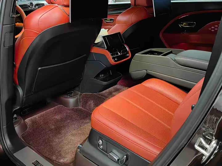 Bentley Bentayga 2023 2023款 4.0T V8 长轴距版