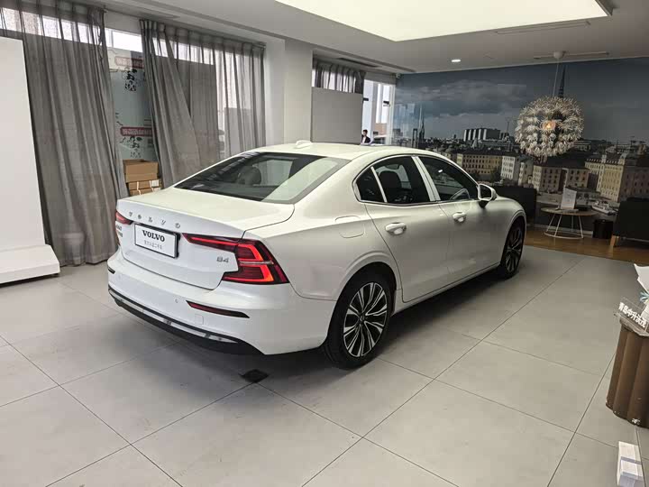 Volvo S60 2025 2025款 B4 智远豪华版