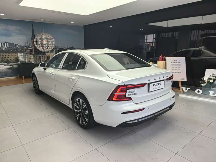 Volvo S60 2025 2025款 B4 智远豪华版