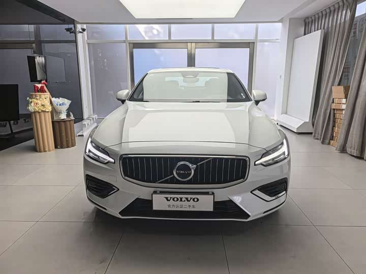 Volvo S60 2025 2025款 B4 智远豪华版