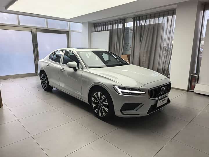 Volvo S60 2025 2025款 B4 智远豪华版