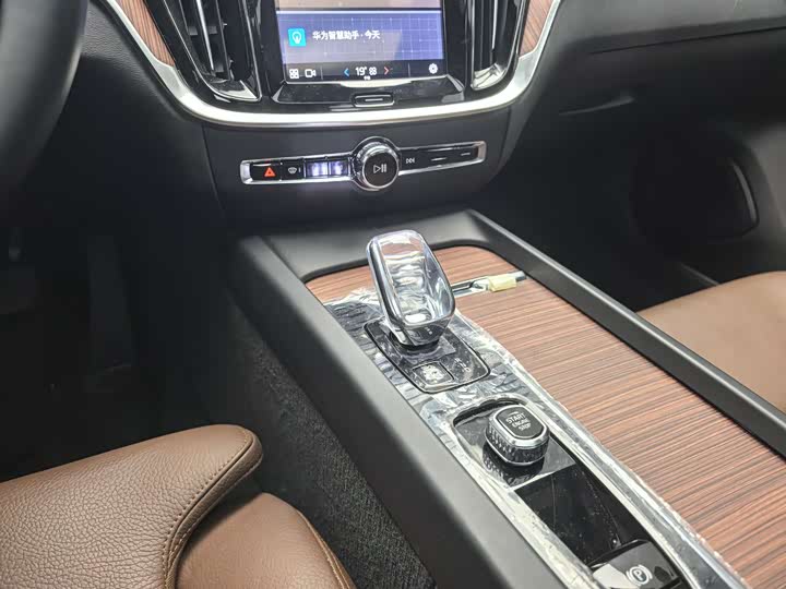 Volvo S60 2025 2025款 B4 智远豪华版