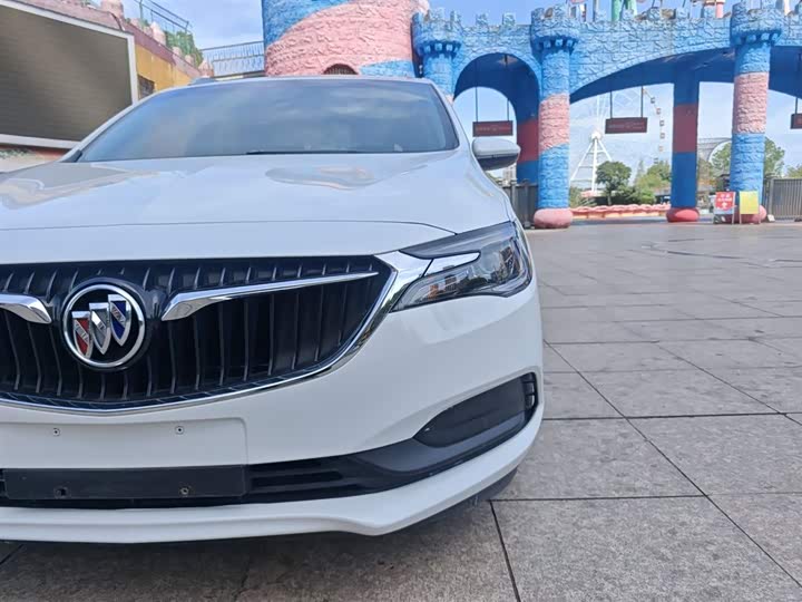 Buick GL6 2021 2021款 323T 轻混动互联豪华型