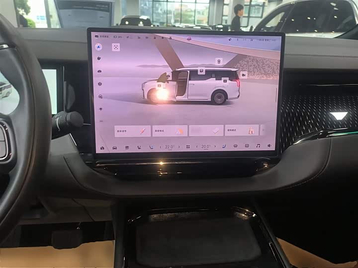 Zeekr 009 2024 2024款 七座过道版四驱 108kWh