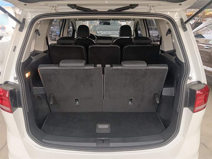 Volkswagen Touran L 2021 2021款 途安L 280TSI DSG风尚版 7座