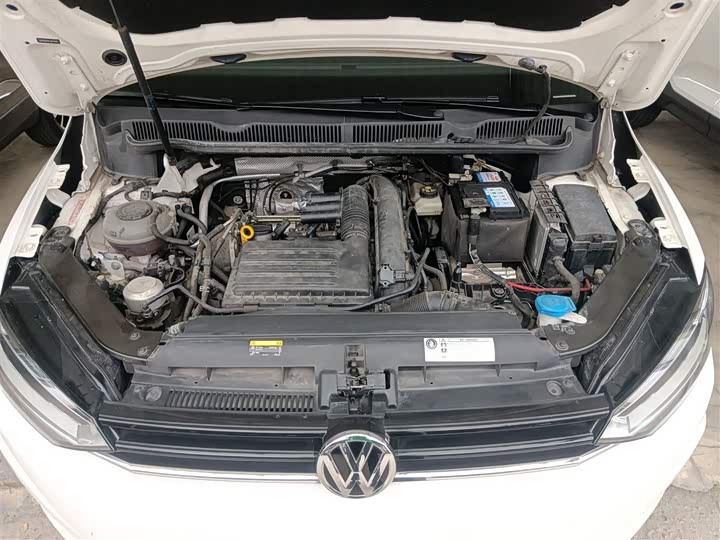 Volkswagen Touran L 2021 2021款 途安L 280TSI DSG风尚版 7座