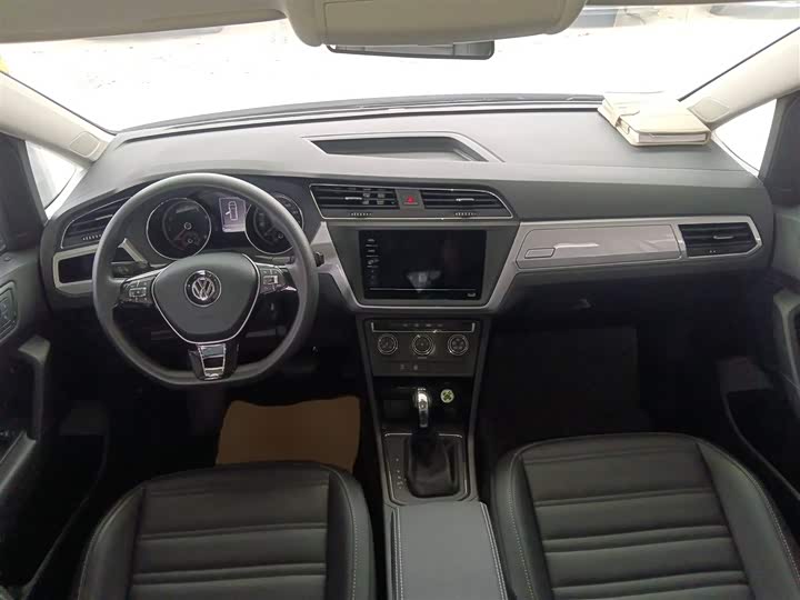 Volkswagen Touran L 2021 2021款 途安L 280TSI DSG风尚版 7座