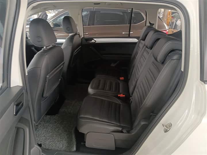 Volkswagen Touran L 2021 2021款 途安L 280TSI DSG风尚版 7座