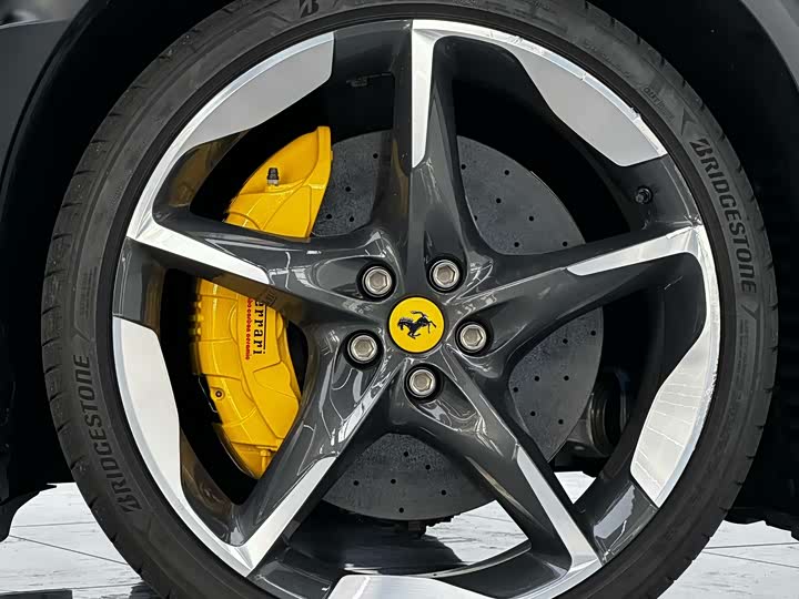 Ferrari Purosangue 2023 2023款 6.5L V12