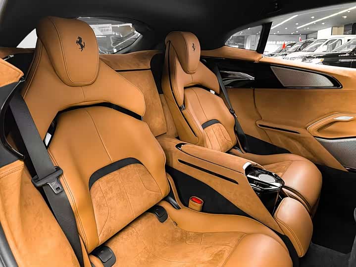 Ferrari Purosangue 2023 2023款 6.5L V12