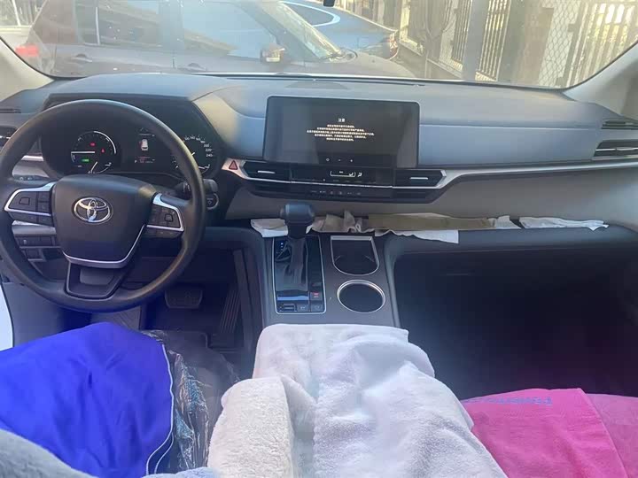 Toyota Sienna 2024 2024款 2.5L混动 舒适版