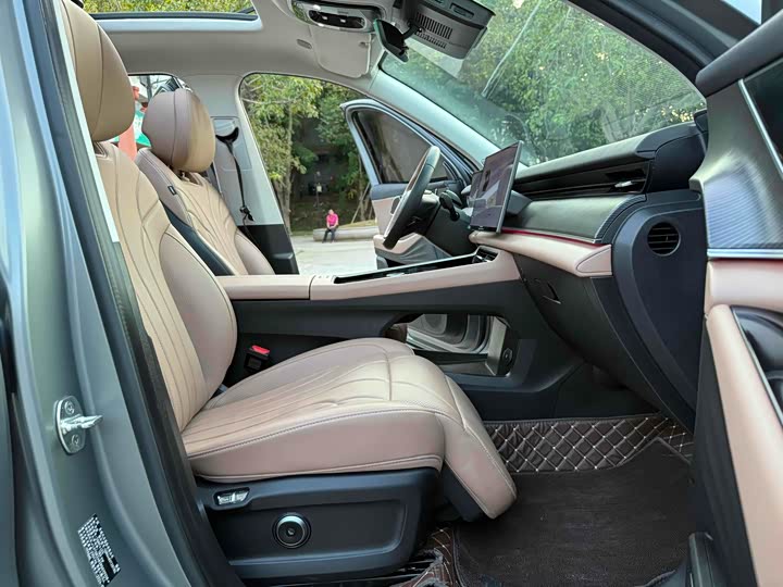 Chery Tiggo 8L 2024 2024款 2.0T 两驱尊贵版 5座