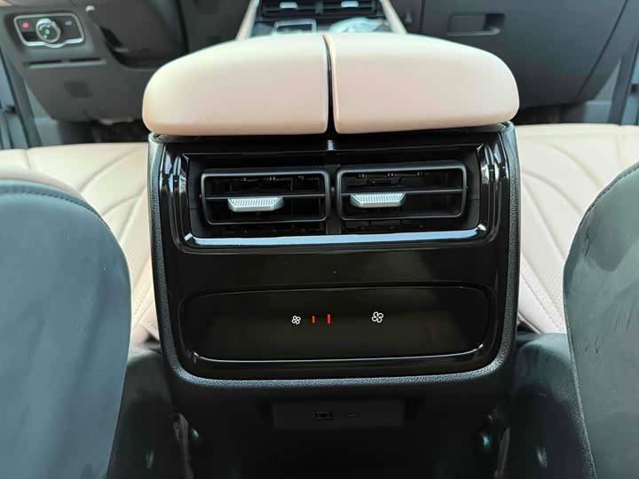 Chery Tiggo 8L 2024 2024款 2.0T 两驱尊贵版 5座