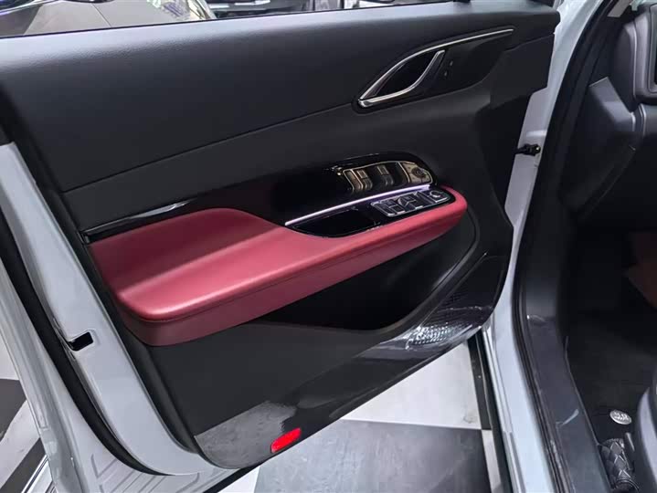 Hongqi HS3 2023 2023款 1.5T 两驱善为版