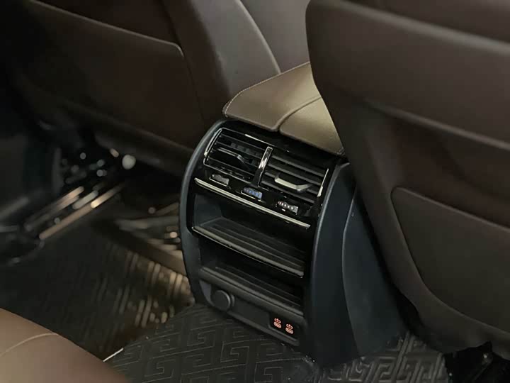 BMW 5 Series Hybrid 2022 2022款 改款二 535Le 豪华套装