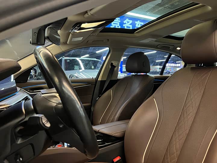 BMW 5 Series Hybrid 2022 2022款 改款二 535Le 豪华套装