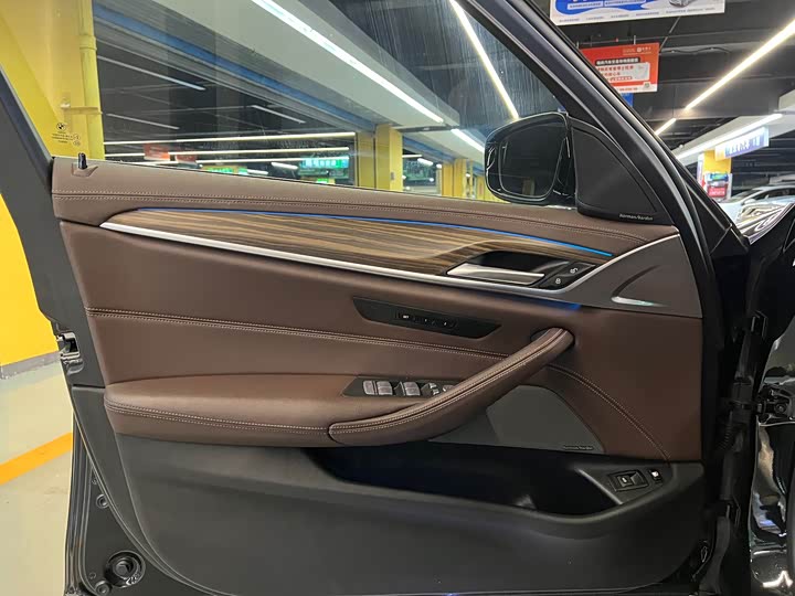 BMW 5 Series Hybrid 2022 2022款 改款二 535Le 豪华套装