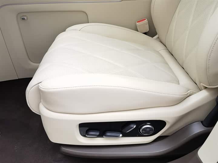 Aito M9 2025 2025款 增程 Ultra版 52kWh 5座版