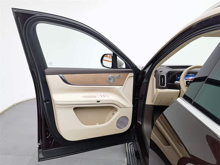 Aito M9 2025 2025款 增程 Ultra版 52kWh 5座版