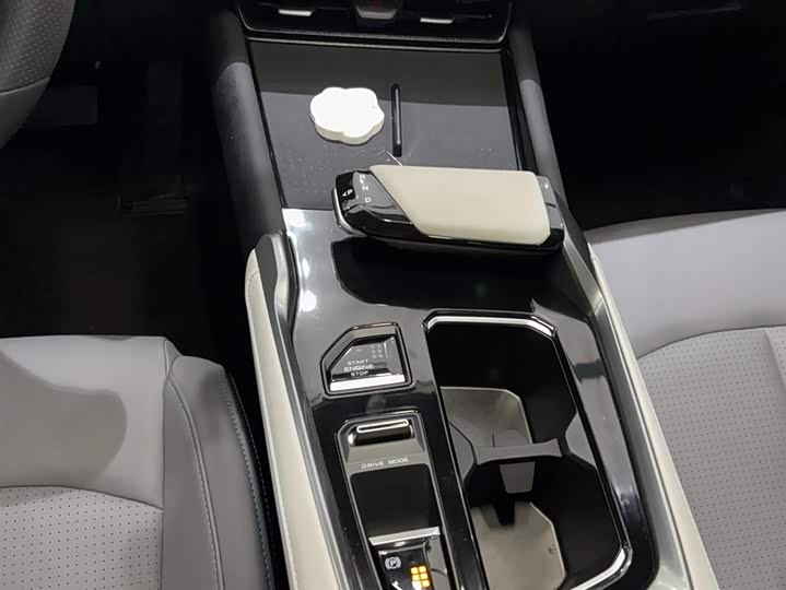 Changan UNI-T 2023 2023款 第二代 1.5T 尊贵型