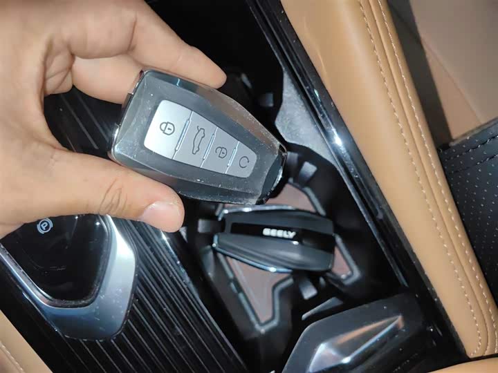 Geely Monjaro L Hybrid 2022 2022款 1.5T DHT增程电动至臻版