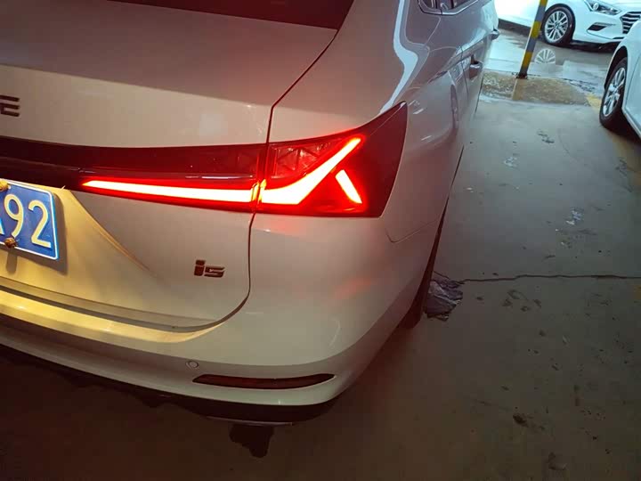 Roewe i5 2023 2023款 1.5L CVT豪华版