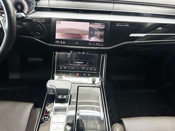 Audi A8 2025 2025款 A8L 50 TFSI quattro 臻选型