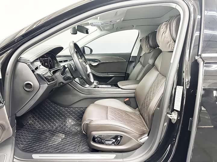 Audi A8 2025 2025款 A8L 50 TFSI quattro 臻选型