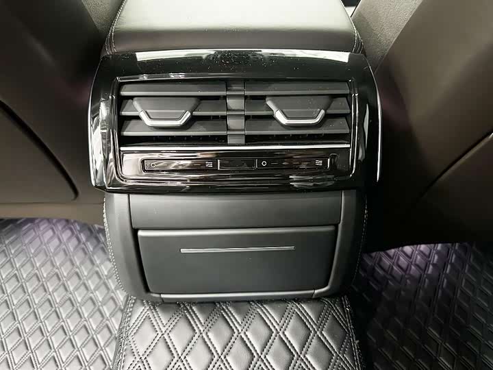 Audi A8 2025 2025款 A8L 50 TFSI quattro 臻选型