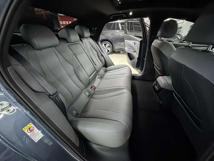 BYD Seal 07 DM-i Hybrid 2025 2025款 智驾版 DM-i 1.5L 125km 尊贵型