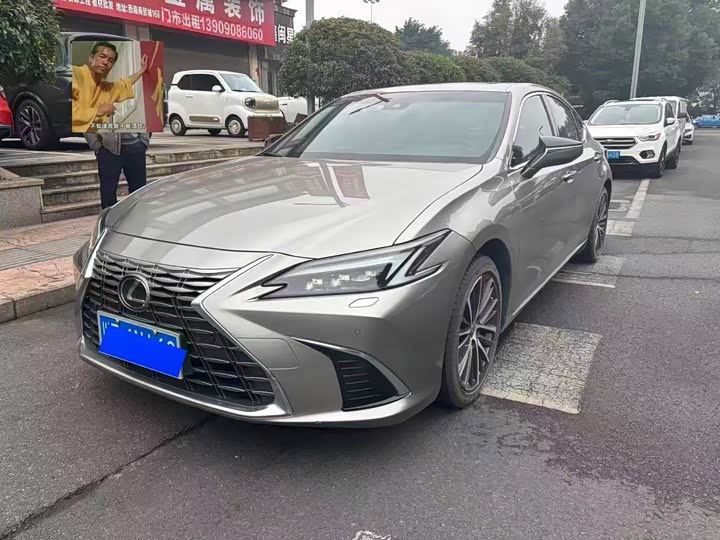 Lexus ES 2025 2025款 300h 臻享版