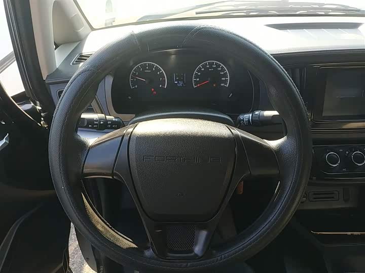 Dongfeng Forthing Lingzhi M5 2023 2023款 M5L 1.6L 基本型 7座