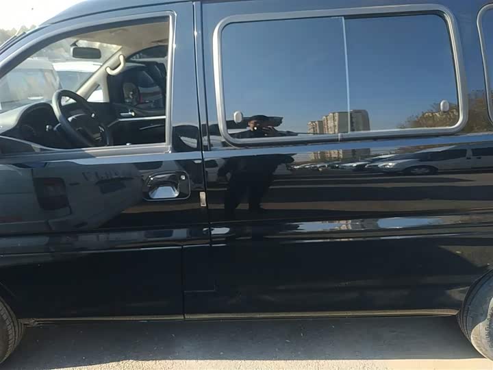 Dongfeng Forthing Lingzhi M5 2023 2023款 M5L 1.6L 基本型 7座