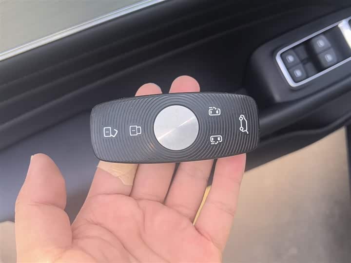 Roewe iMax 8 2022 2022款 400TGI 欢聚版