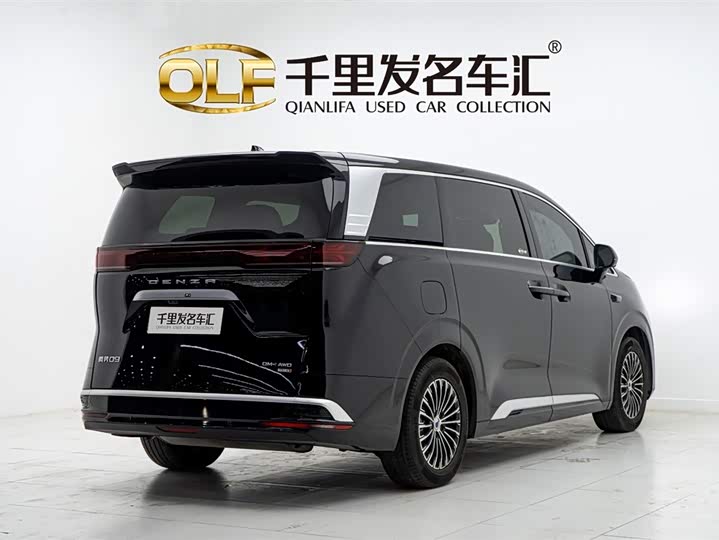 Denza D9 2025 2025款 DM-i 智驾版 1020 四驱尊享型