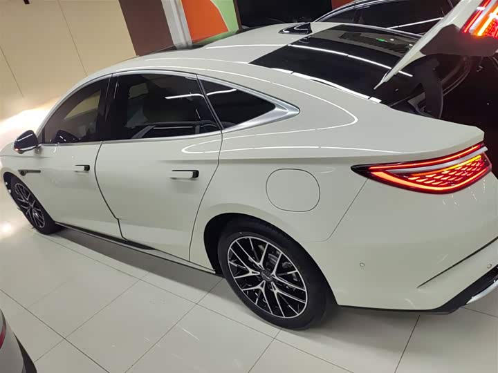 BYD Seal 07 DM-i Hybrid 2025 2025款 智驾版 DM-i 1.5L 125km 尊贵型