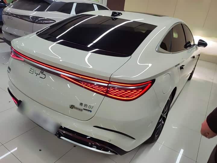 BYD Seal 07 DM-i Hybrid 2025 2025款 智驾版 DM-i 1.5L 125km 尊贵型