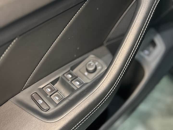 Volkswagen Magotan 2025 2025款 众享款 280TSI DSG舒适型