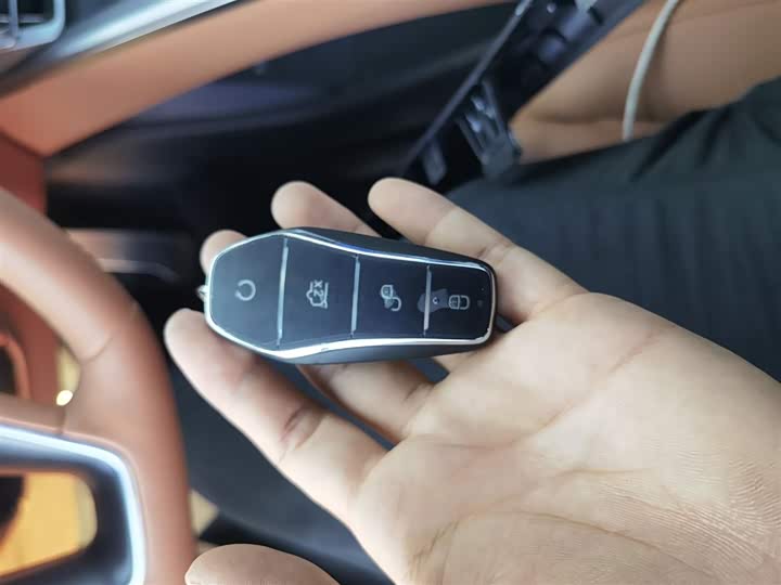 BYD Han L 2025 2025款 DM-i 200KM激光雷达旗舰型